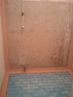 Voorbehandeling wanden/vloer badkamer